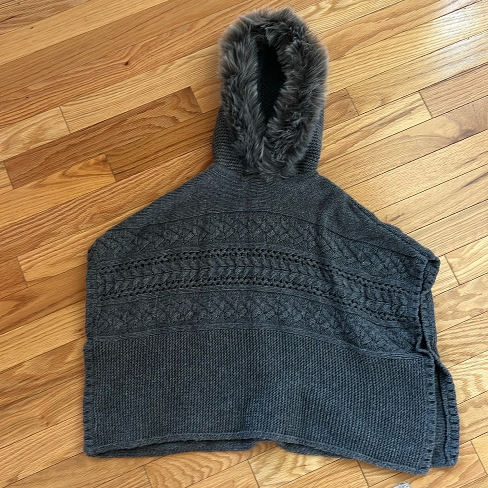 Adorable Gap sweater poncho